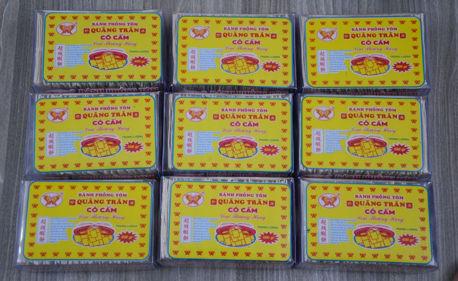 Hộp bánh phồng tôm Quãng Trân Cô Cấm
