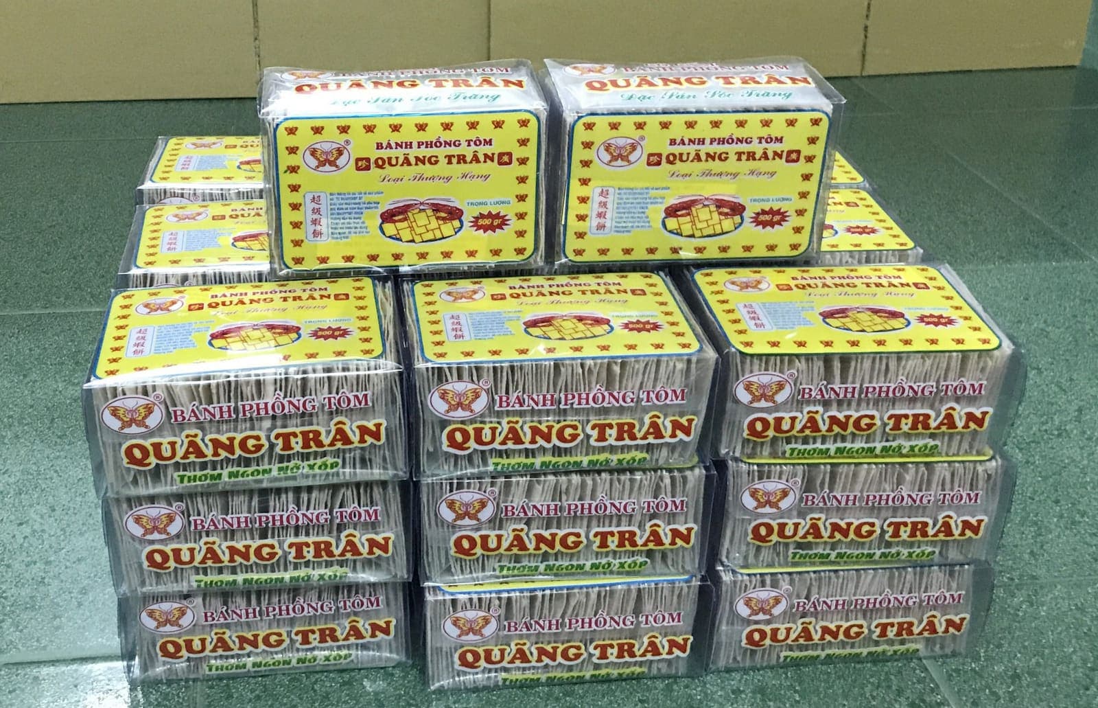 Giàn phơi bánh phồng tôm mùa khô