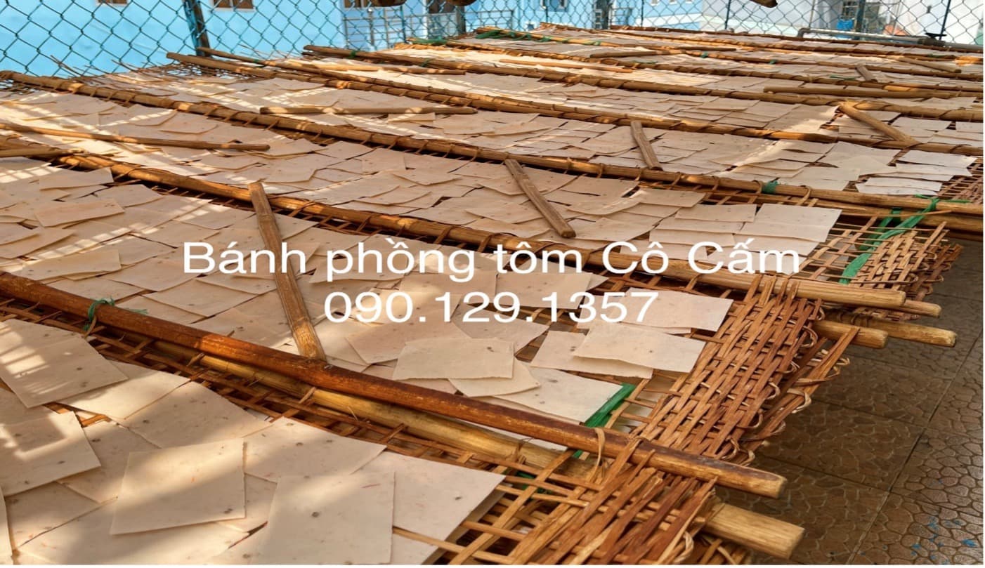 Tản mạn về nghề bánh phồng tôm ở Miền Tây