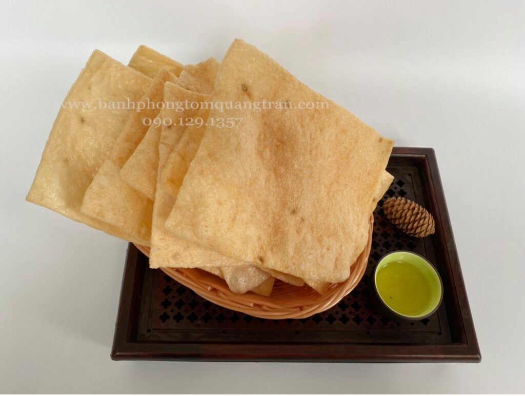 Bánh phồng tôm vuông đặc sản miền tây và trà