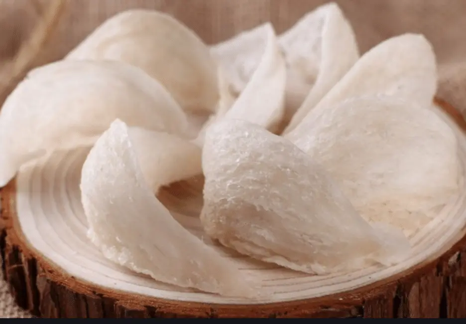 Tổ Yến nhặt sạch lông giá khoảng 3.000.000 đồng/lạng